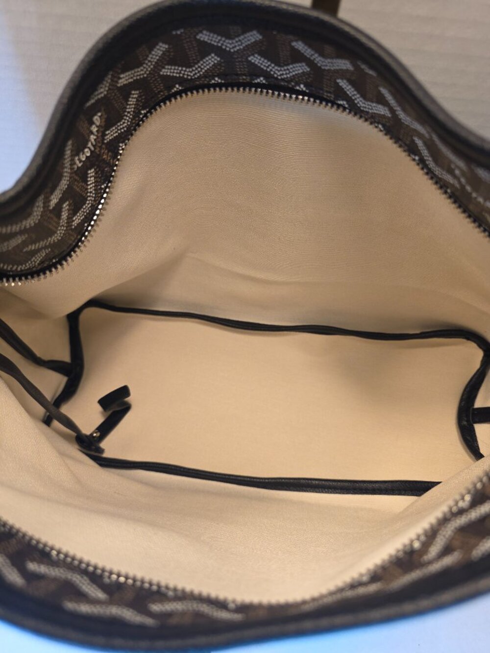 Designer Inspired Architectural Hobo Bag with Separate Zipper Pouch NWT - Picture 5 of 6